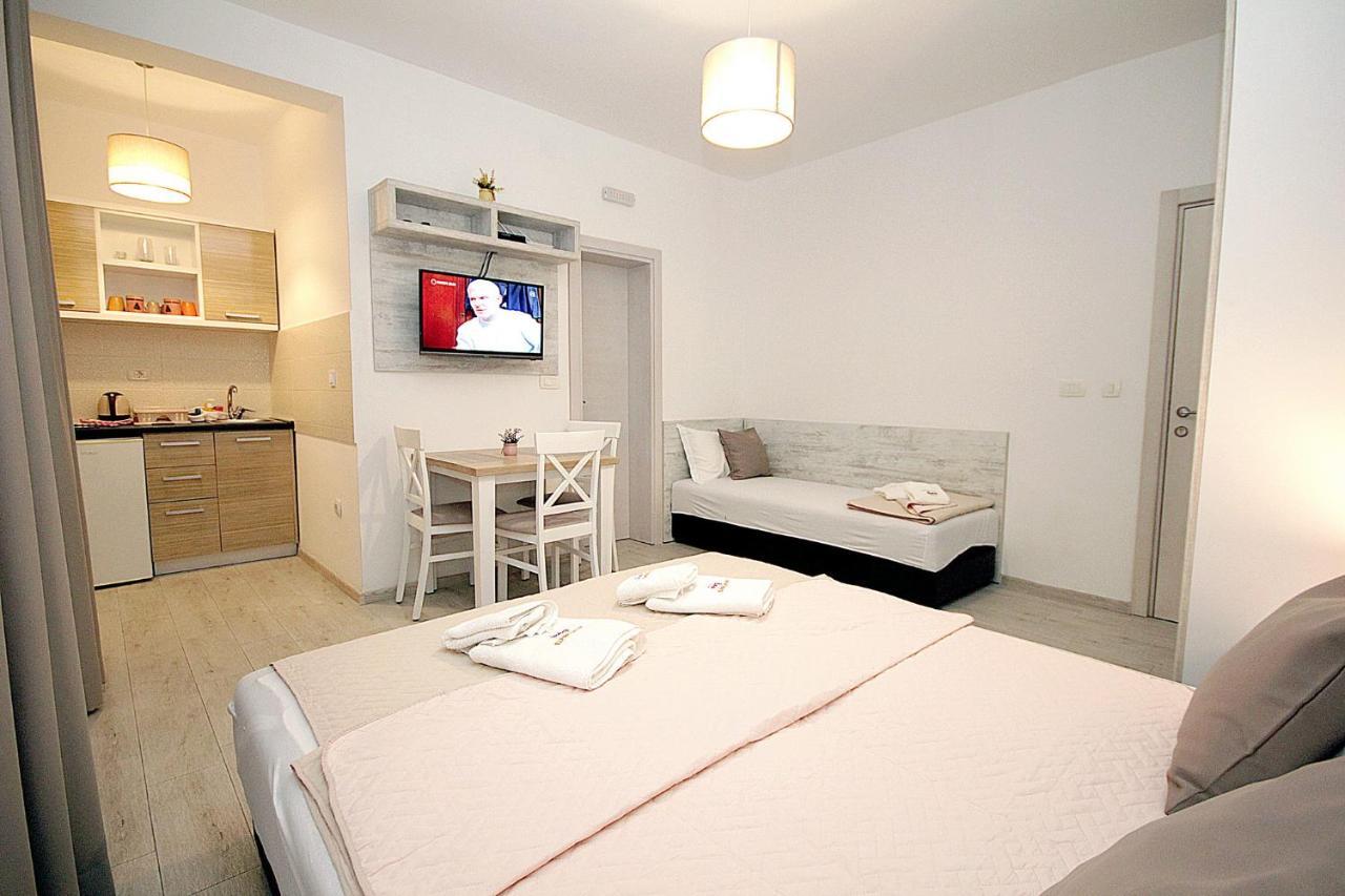 Saric Apartment Bar